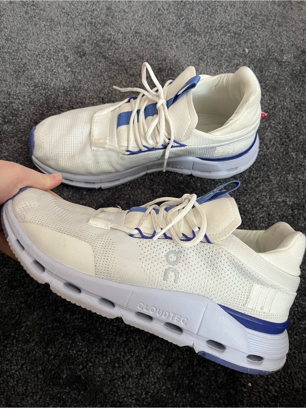 On Cloud white running sneakers size 8.5